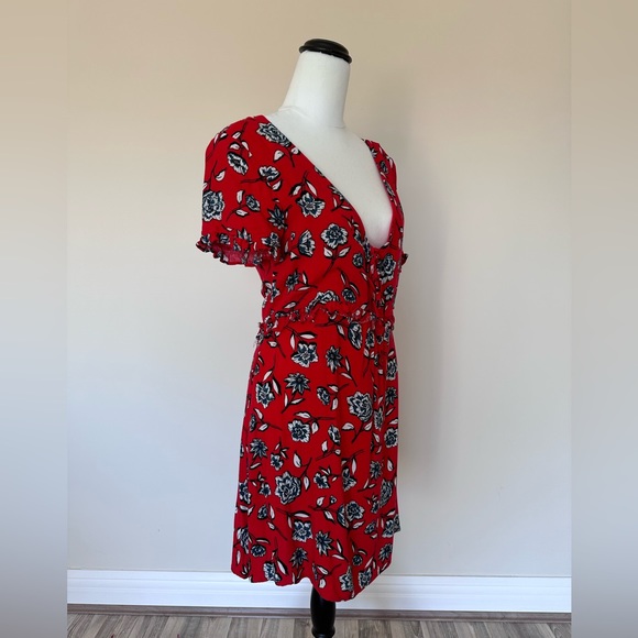 MINKPINK Short Sleeve Red Floral Mini Dress - Ruffle Details - Size M AU - Picture 2 of 5